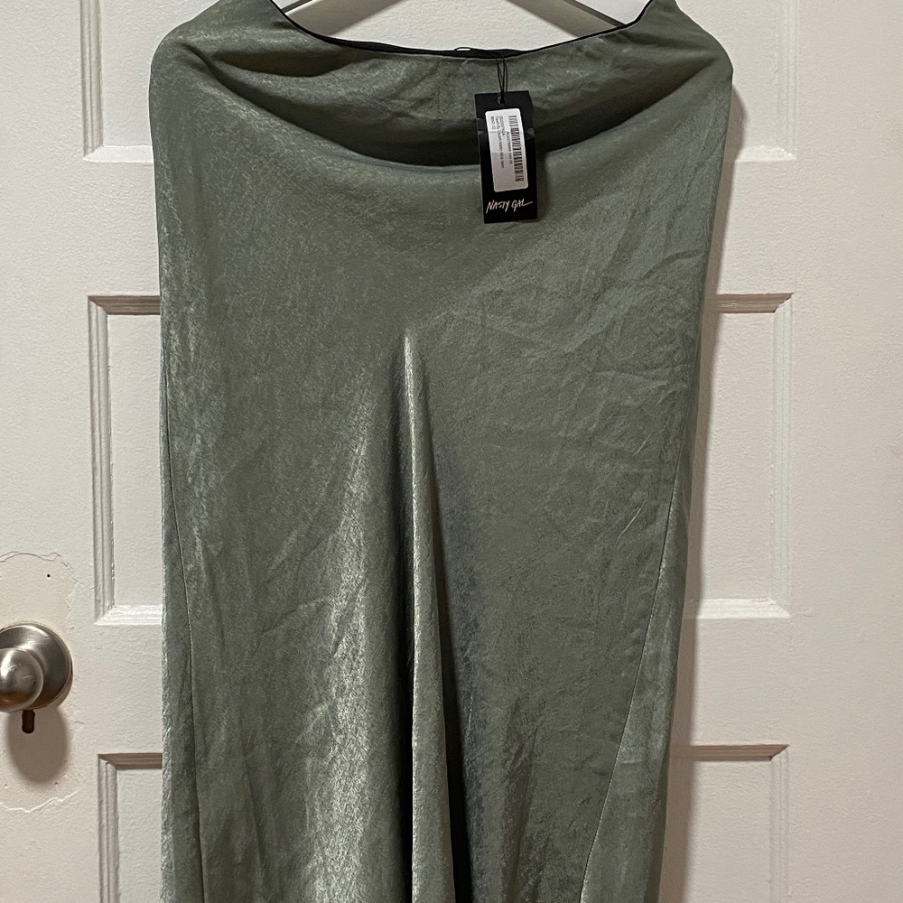 NASTY GAL SATIN MIDI SKIRT
